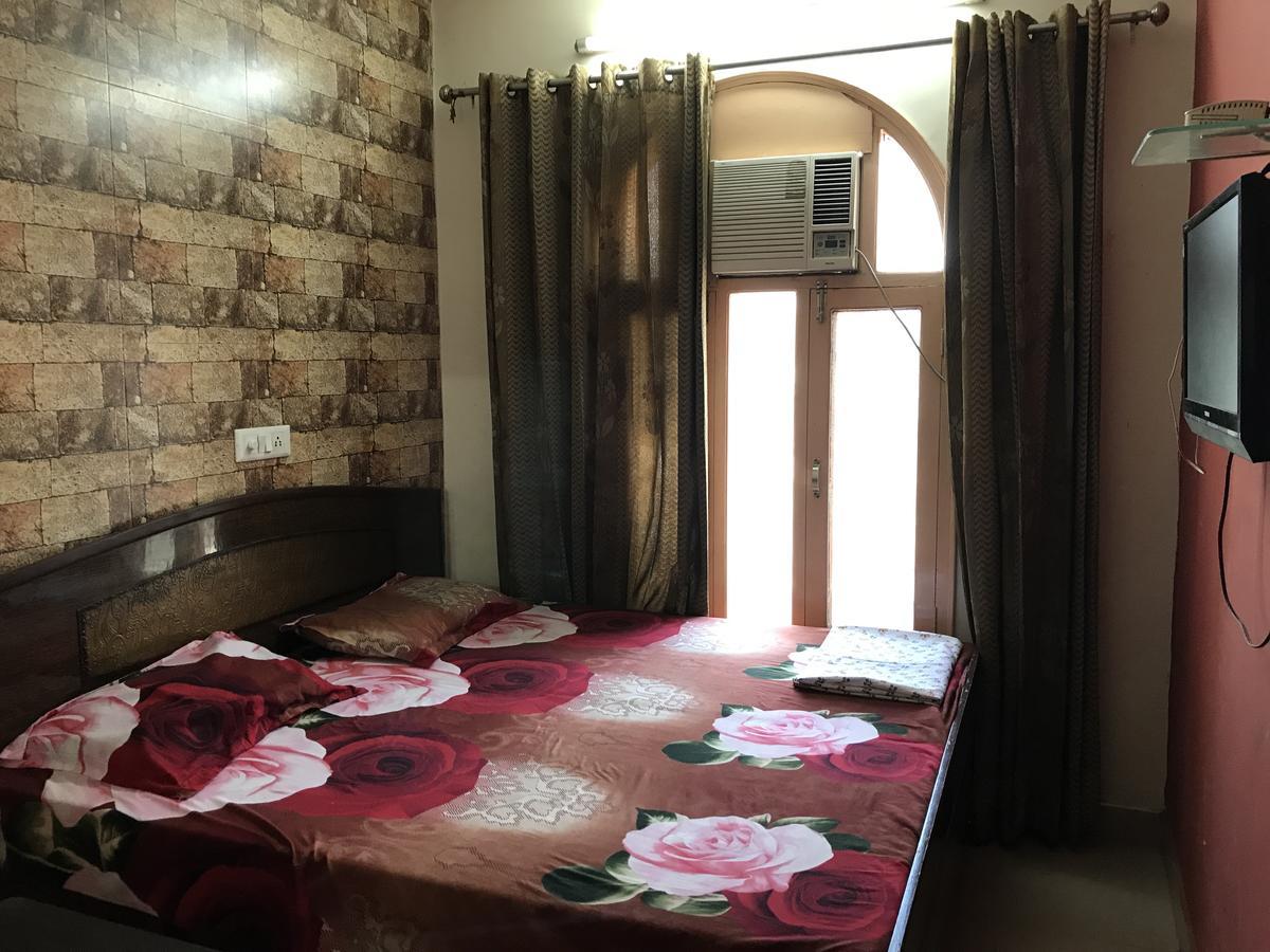 Hotel Prince Palace Patiala Bagian luar foto